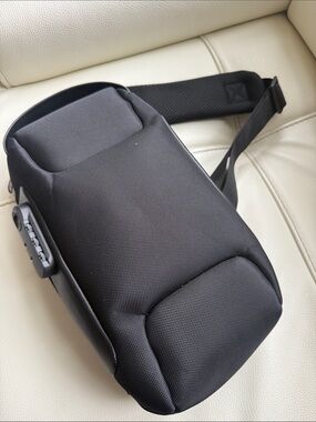 Weixier‎ Sport+ black Oxford Fabric Crossbody Sling Bag.